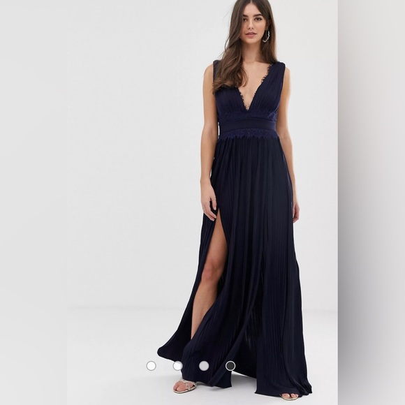 ASOS premium lace pleated maxi dress, navy Blue, deep V neck! Floor length dress - Picture 3 of 8
